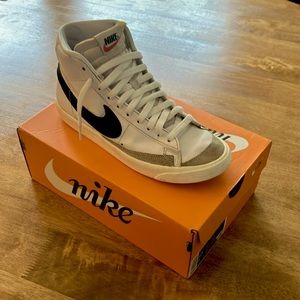 Blazer Mid ‘77 Vintage Nike Sneaker White Size Men’s 6.5 Women’s 8